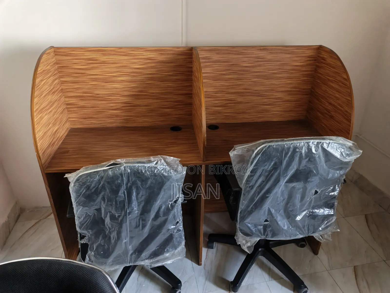 Emergency Office Workstation Setup Selling Post