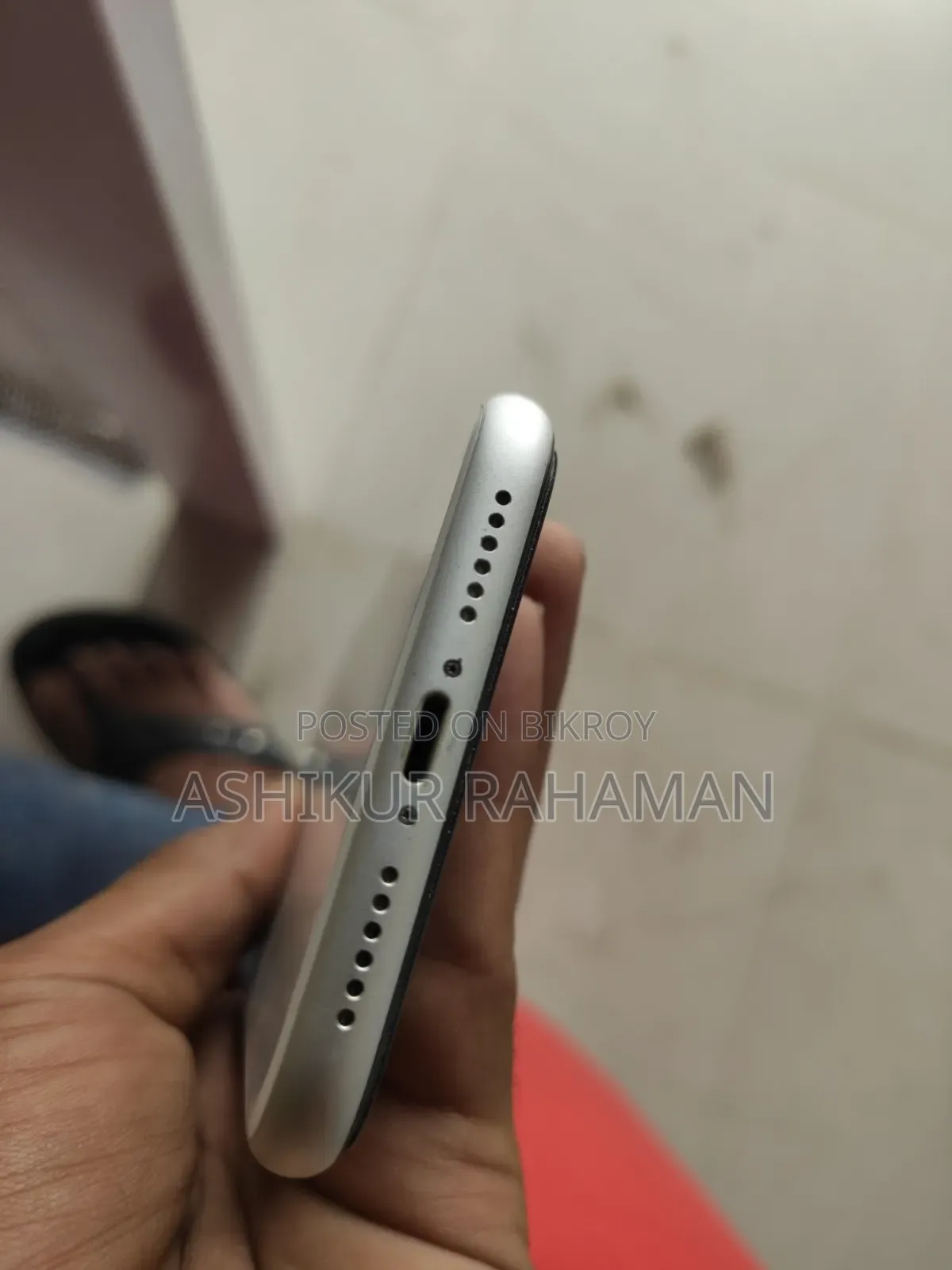 অ্যাপল আইফোন এক্সআর ১২৮ জিবি হোয়াইট