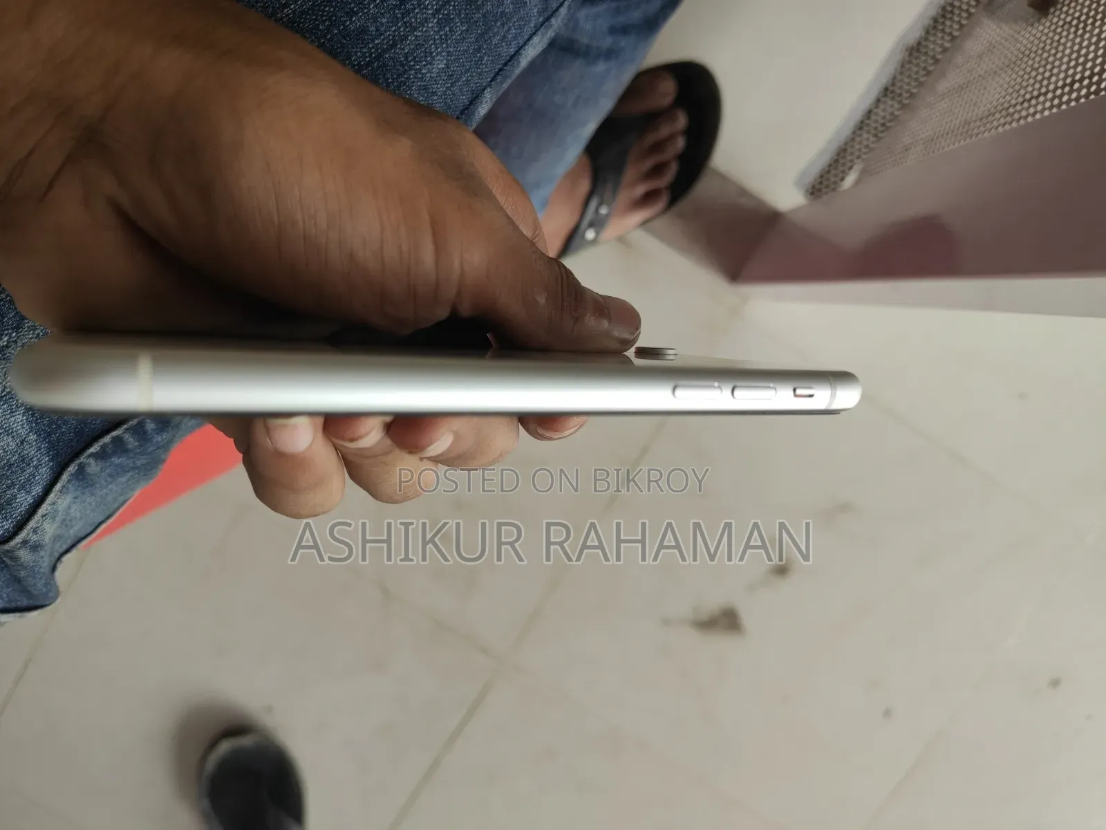 অ্যাপল আইফোন এক্সআর ১২৮ জিবি হোয়াইট