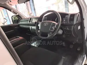Toyota HiAce 2021 White