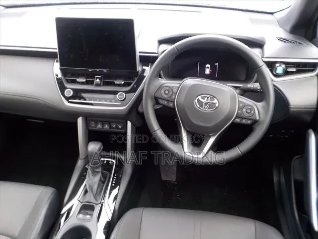 টয়োটা করোল্লা ক্রস ২০২৫ ধূসর