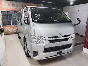 Toyota HiAce 2021 Silver