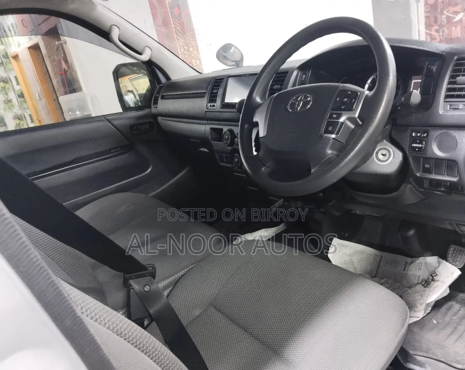 Toyota HiAce 2021 Silver