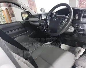 Toyota HiAce 2021 Silver