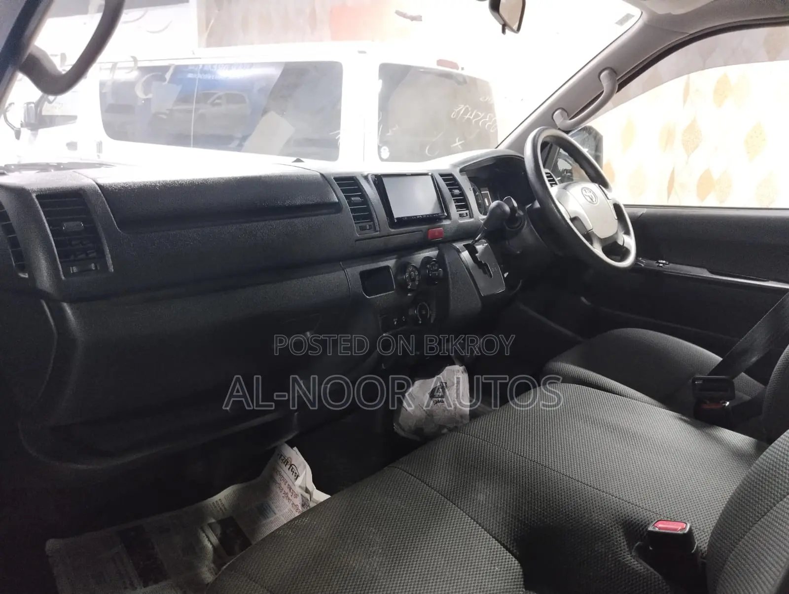 Toyota HiAce 2021 Silver