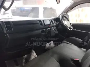 Toyota HiAce 2021 Silver