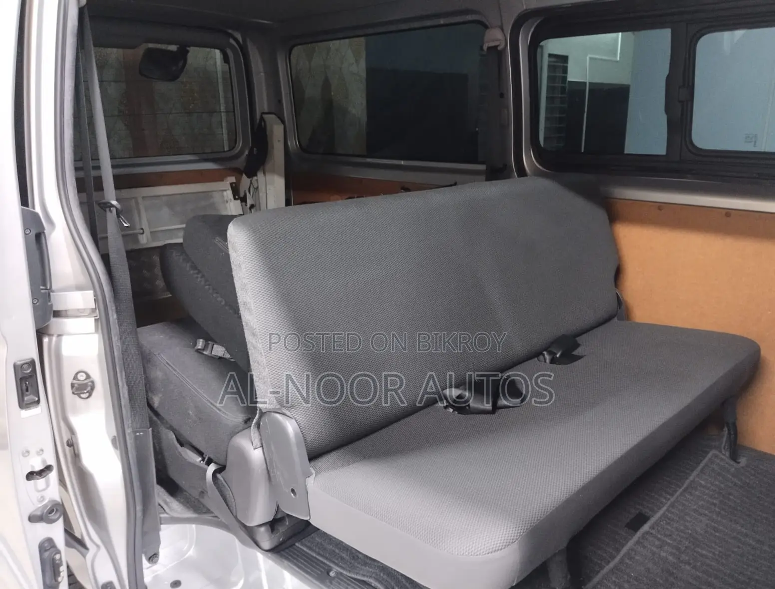 Toyota HiAce 2021 Silver