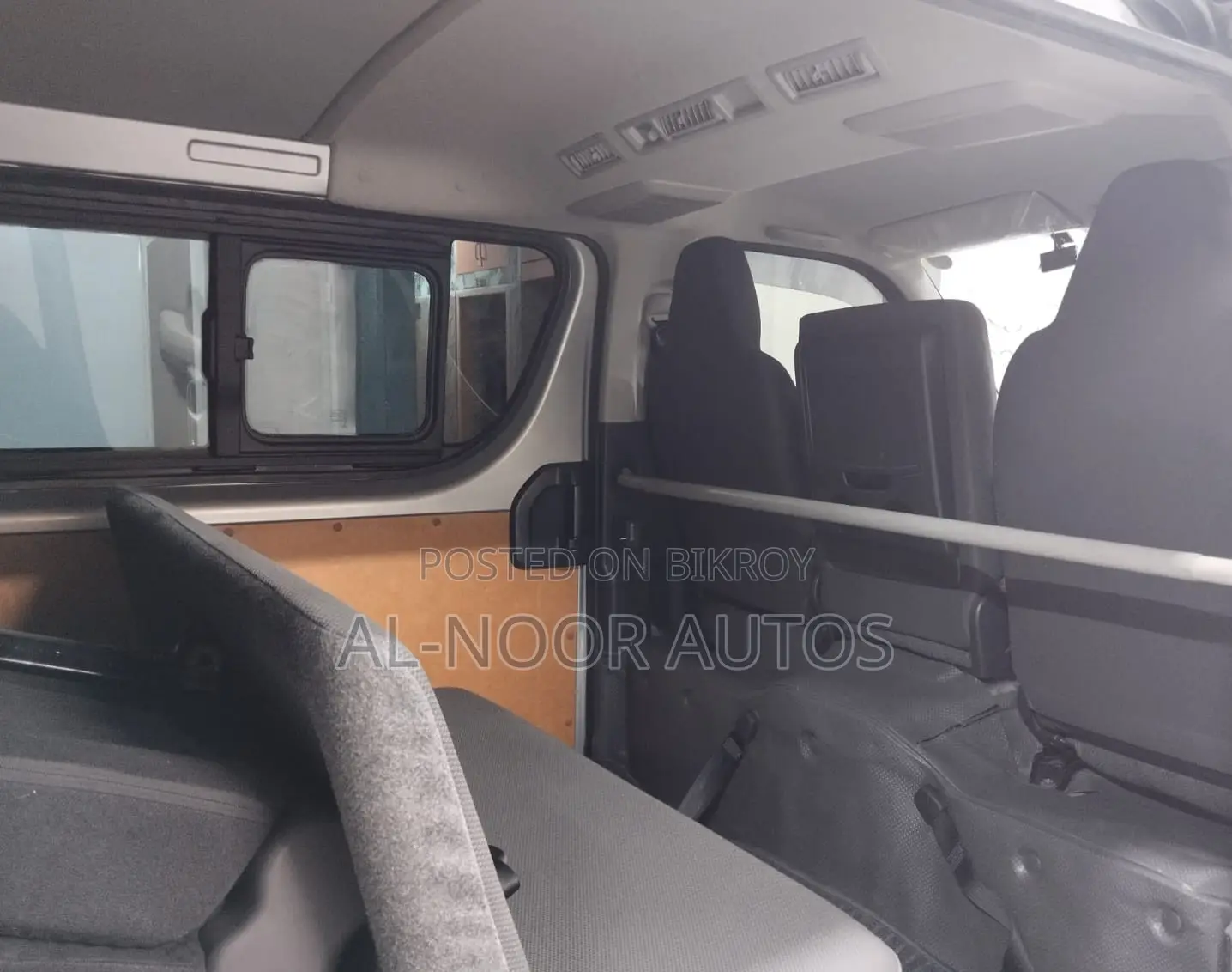 Toyota HiAce 2021 Silver