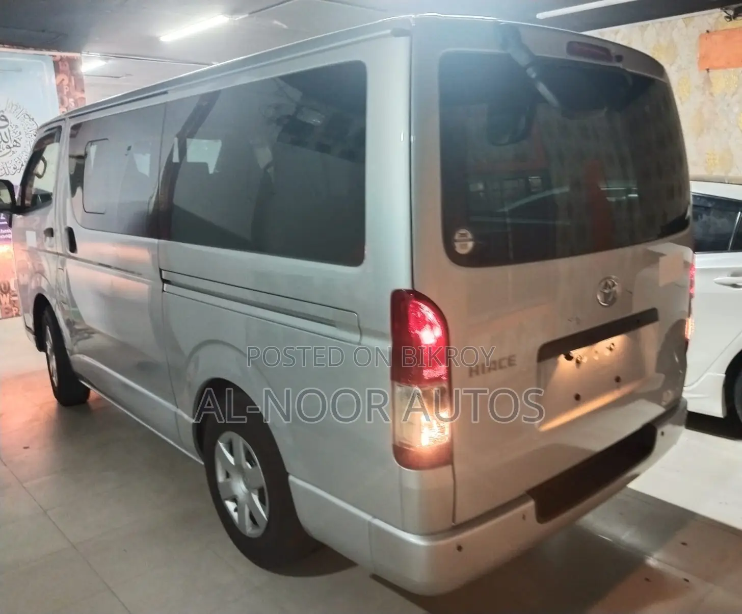 Toyota HiAce 2021 Silver
