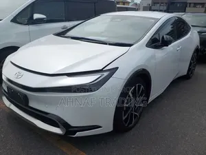 Toyota Prius 2024 Pearl