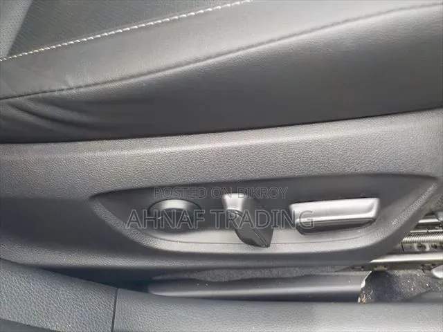 টয়োটা প্রিয়াস ২০২৪ পার্ল