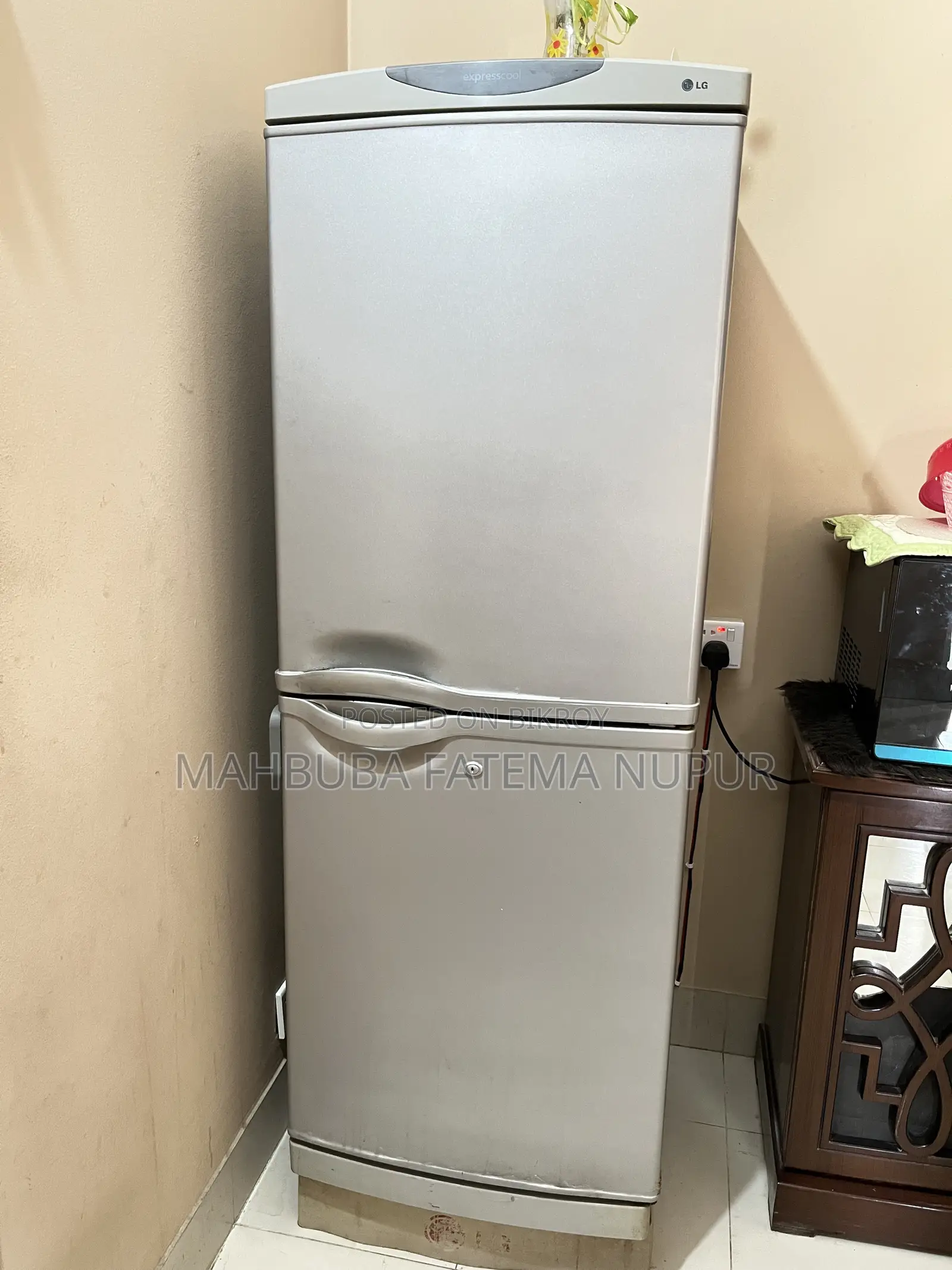 LG Used Fridge on Sell