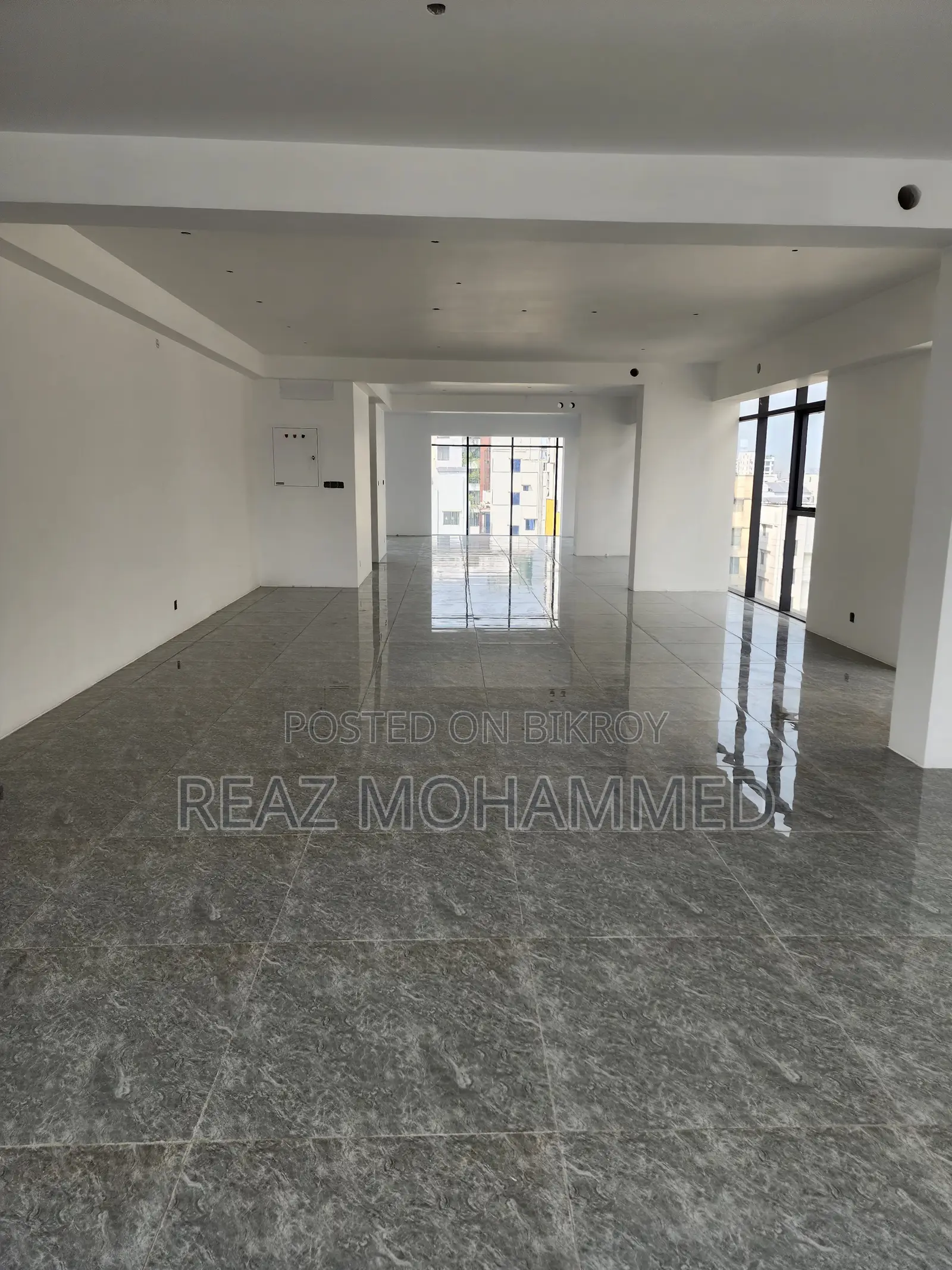 Commercial Floor for Rent Beside 120ft Wide Rabindra Sarani, Uttara.