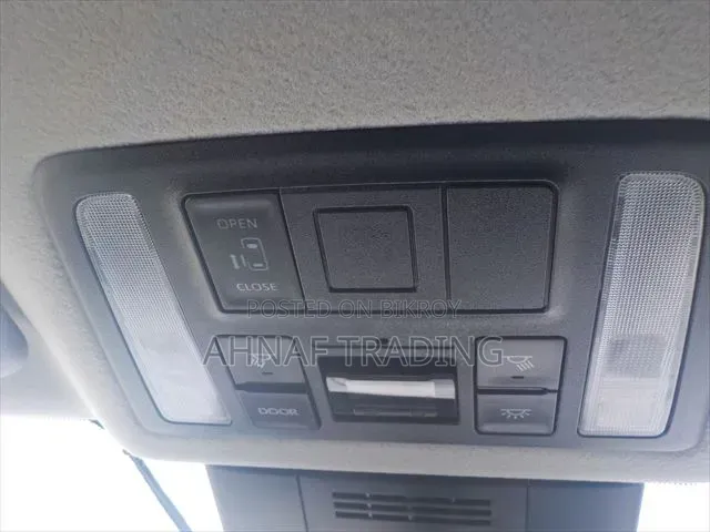 টয়োটা নোয়াহ ২০২৩ সিলভার