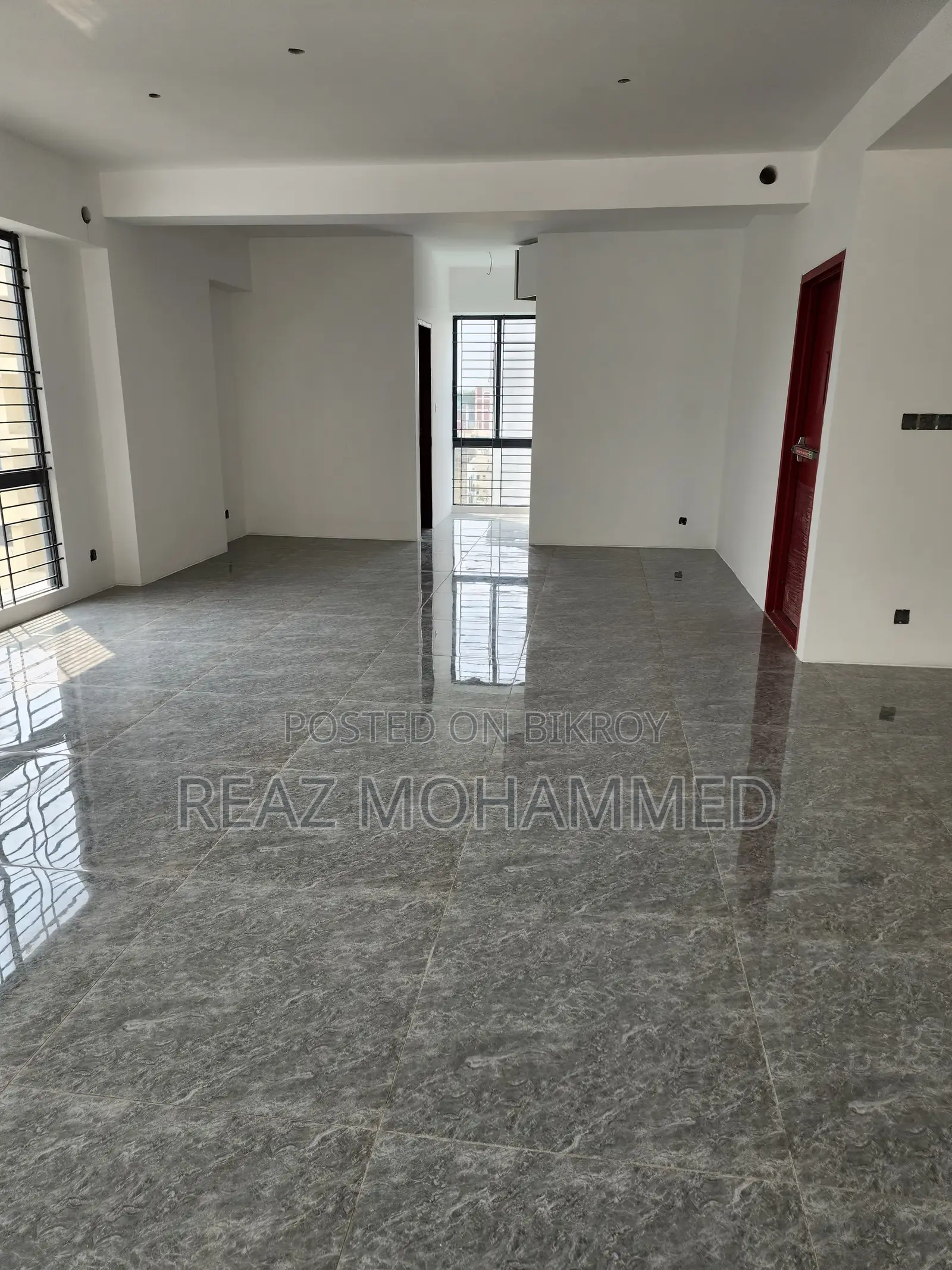 Commercial Floor for Rent Beside 120ft Wide Rabindra Sarani, Uttara.