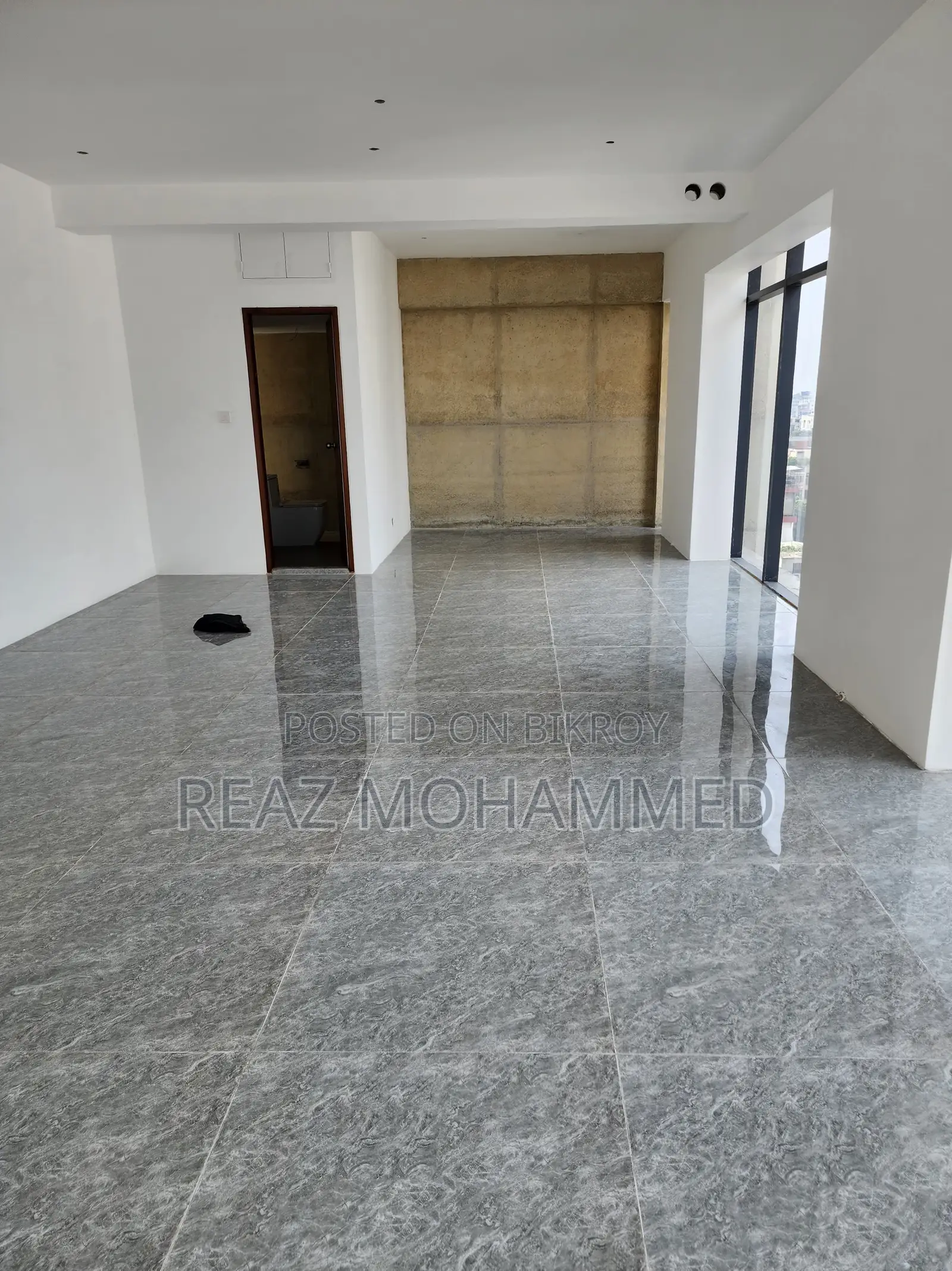 Commercial Floor for Rent Beside 120ft Wide Rabindra Sarani, Uttara.