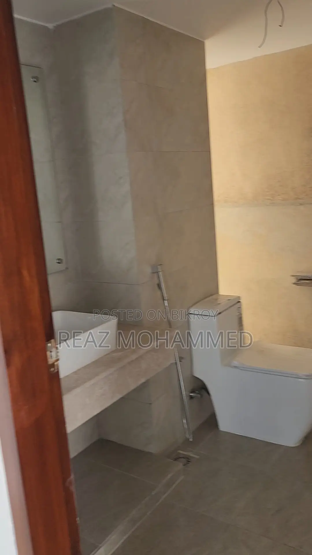 Commercial Floor for Rent Beside 120ft Wide Rabindra Sarani, Uttara.