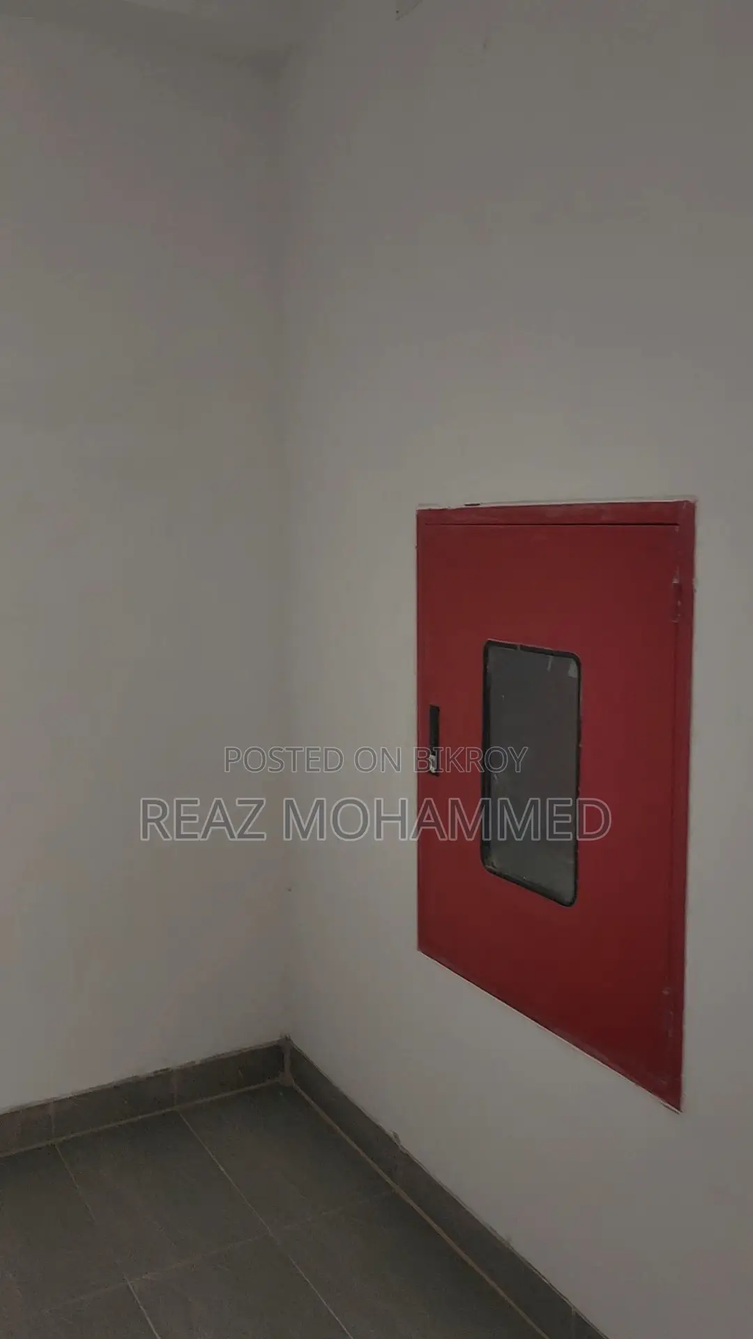 Commercial Floor for Rent Beside 120ft Wide Rabindra Sarani, Uttara.