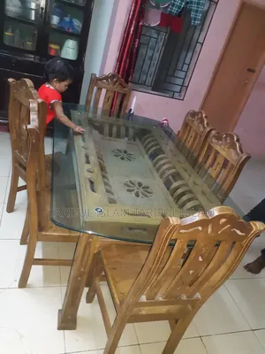 ডাইনিং টেবিল বিক্রয় করা হবে