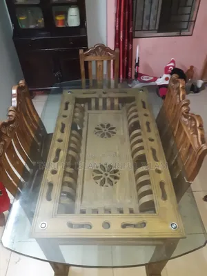 ডাইনিং টেবিল বিক্রয় করা হবে