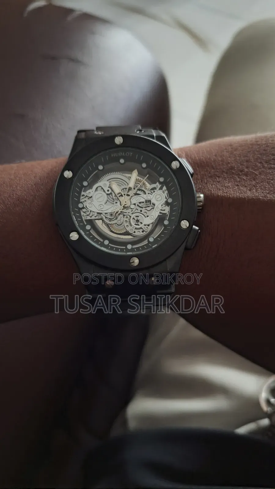 Unused gift, I do not like wearing watches so I want to sell it