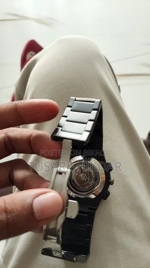Unused gift, I do not like wearing watches so I want to sell it