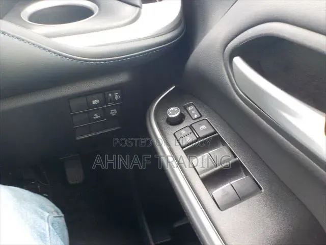 Toyota Voxy 2023 Pearl