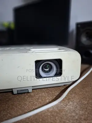 মাল্টিমিডিয়া প্রজেক্টর