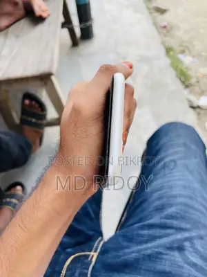 New Apple iPhone 11 64 GB White