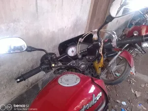 বাজাজ পালসার ১৫০ ২০১৮ লাল