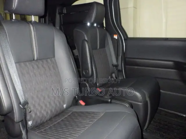 Toyota Noah 2023 Pearl