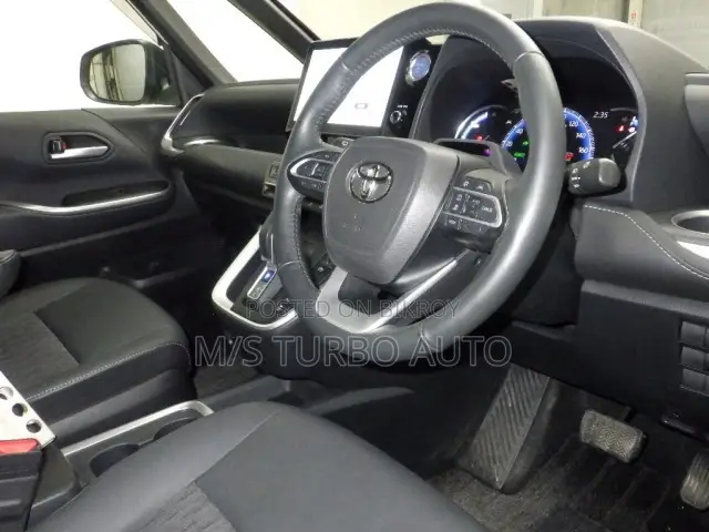 Toyota Noah 2023 Pearl