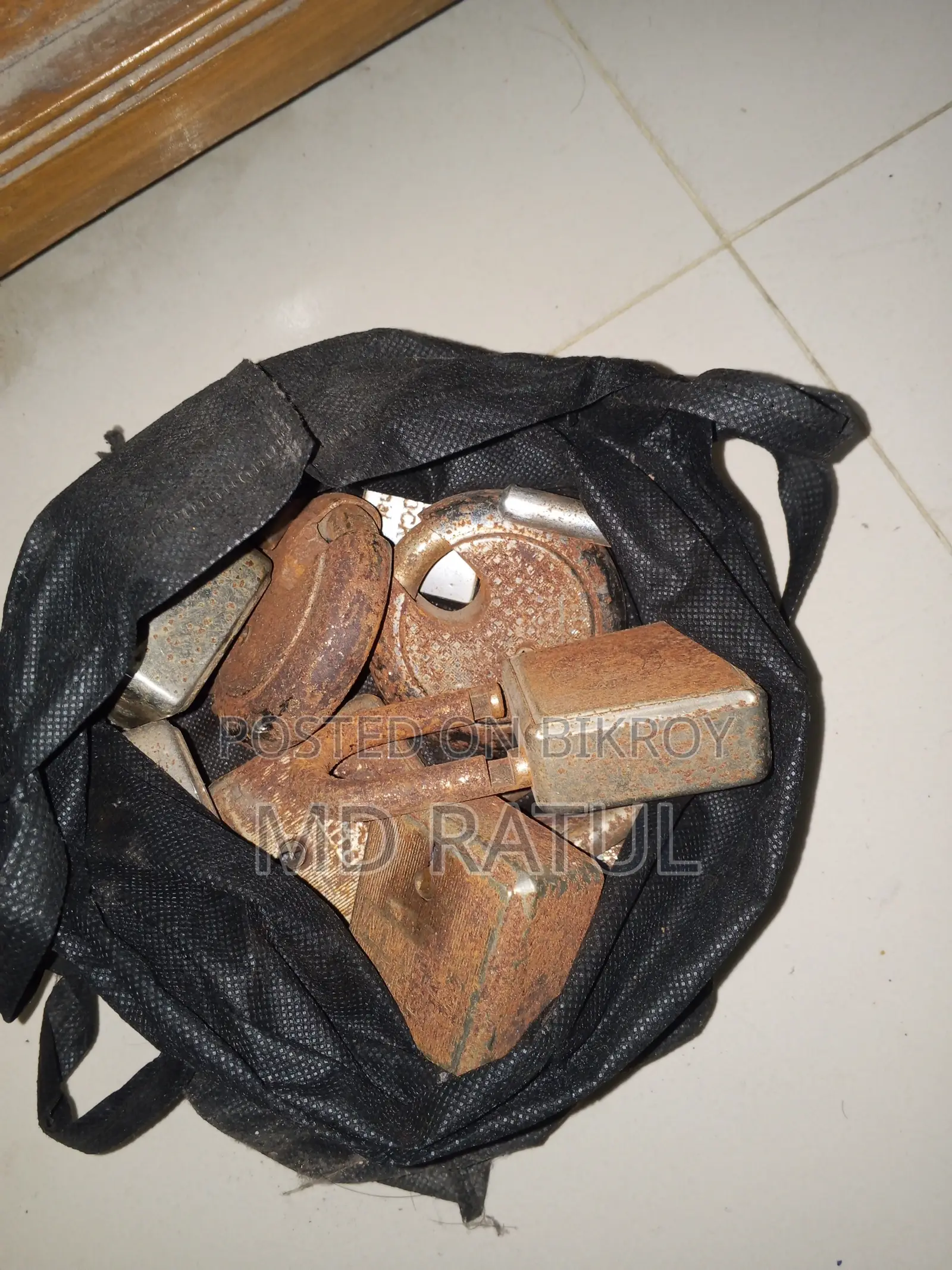 তালা চাবি ব্যবহৃত