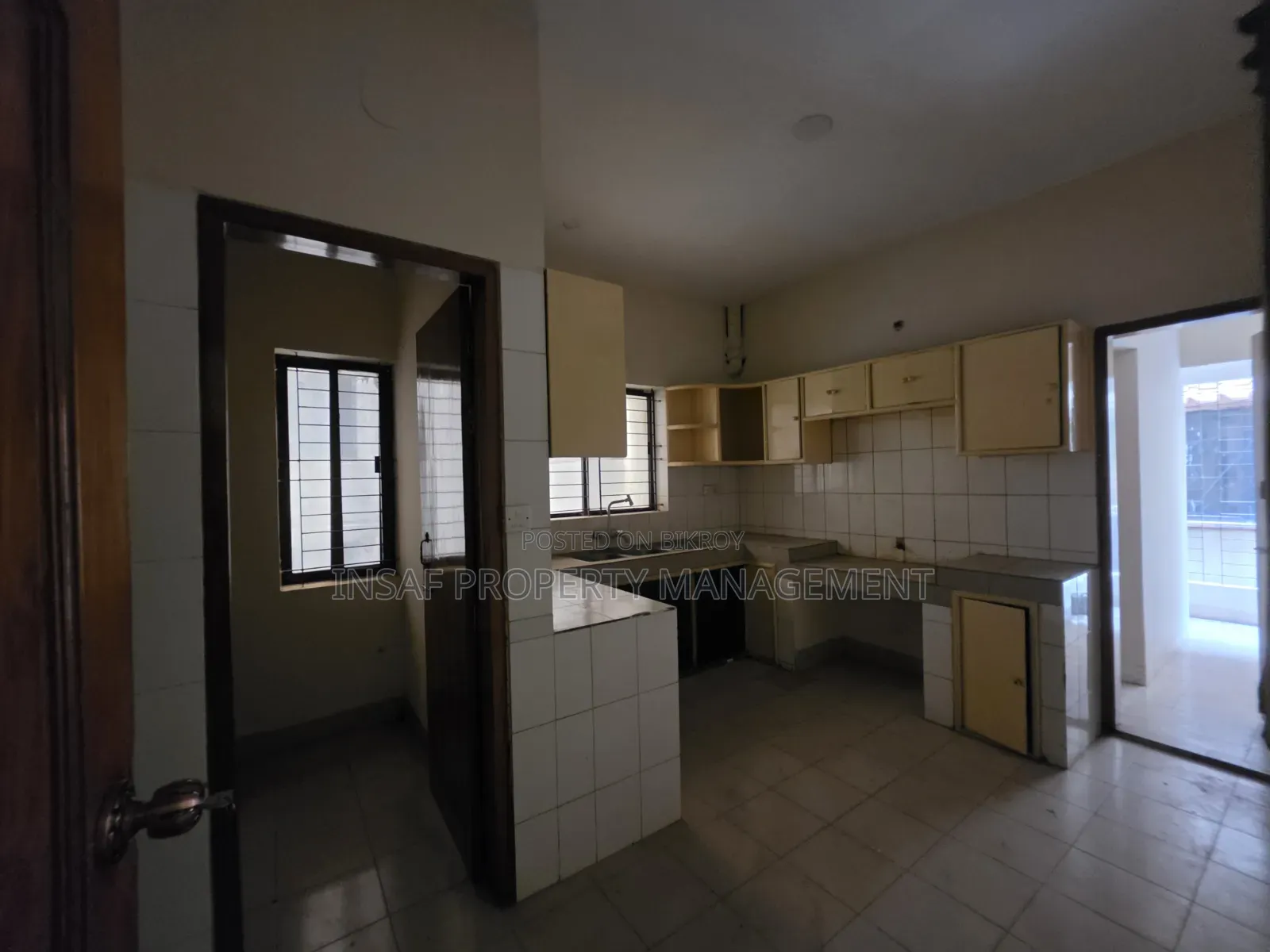 2800 SQFT Office Space Rent Baridhara DOHS Nice View