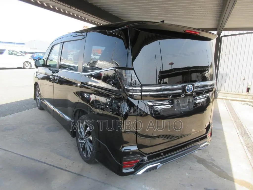 Toyota Voxy 2022 Black