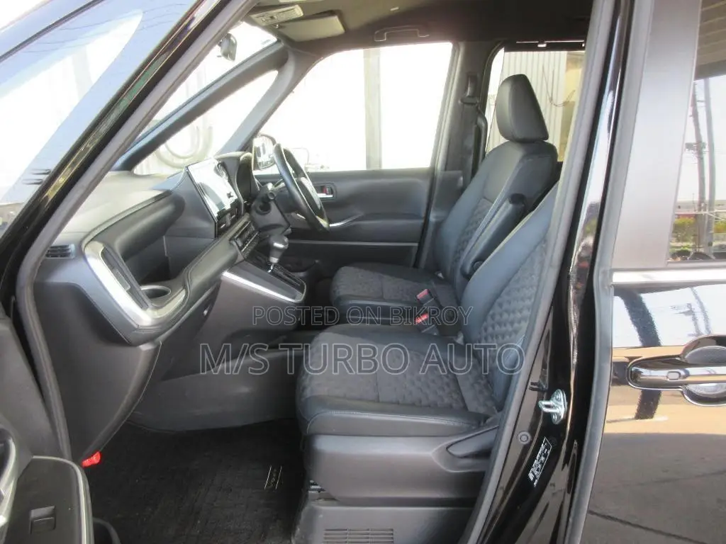Toyota Voxy 2022 Black