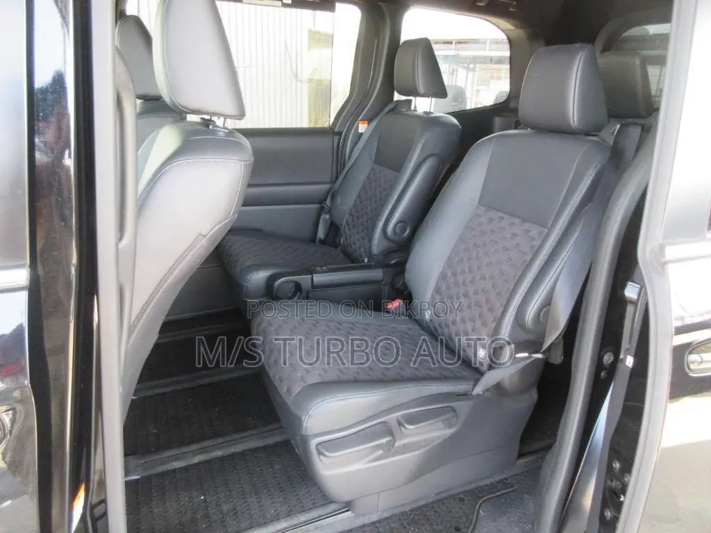Toyota Voxy 2022 Black