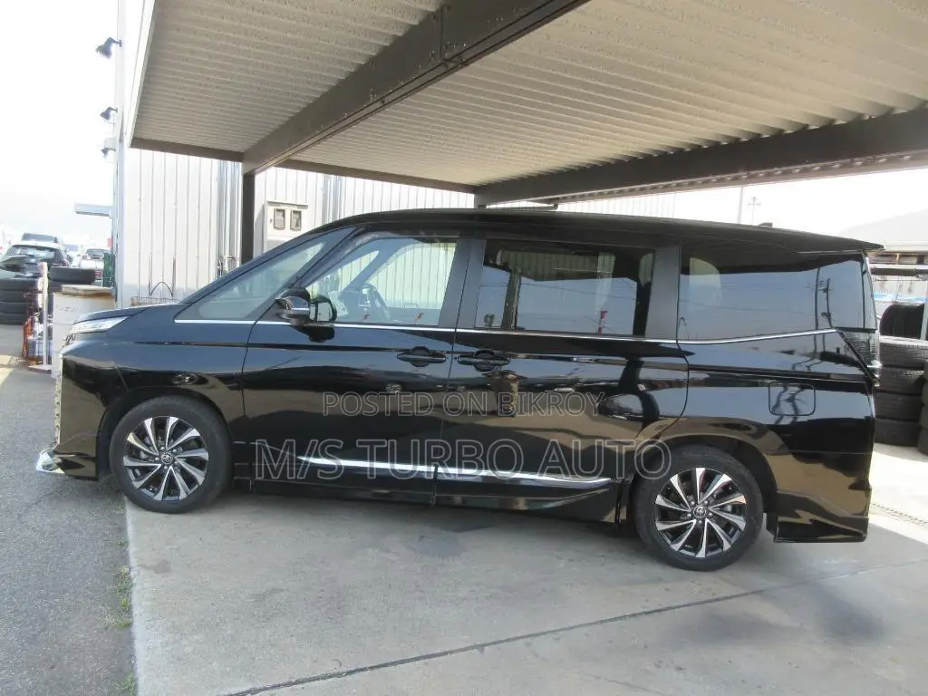 Toyota Voxy 2022 Black