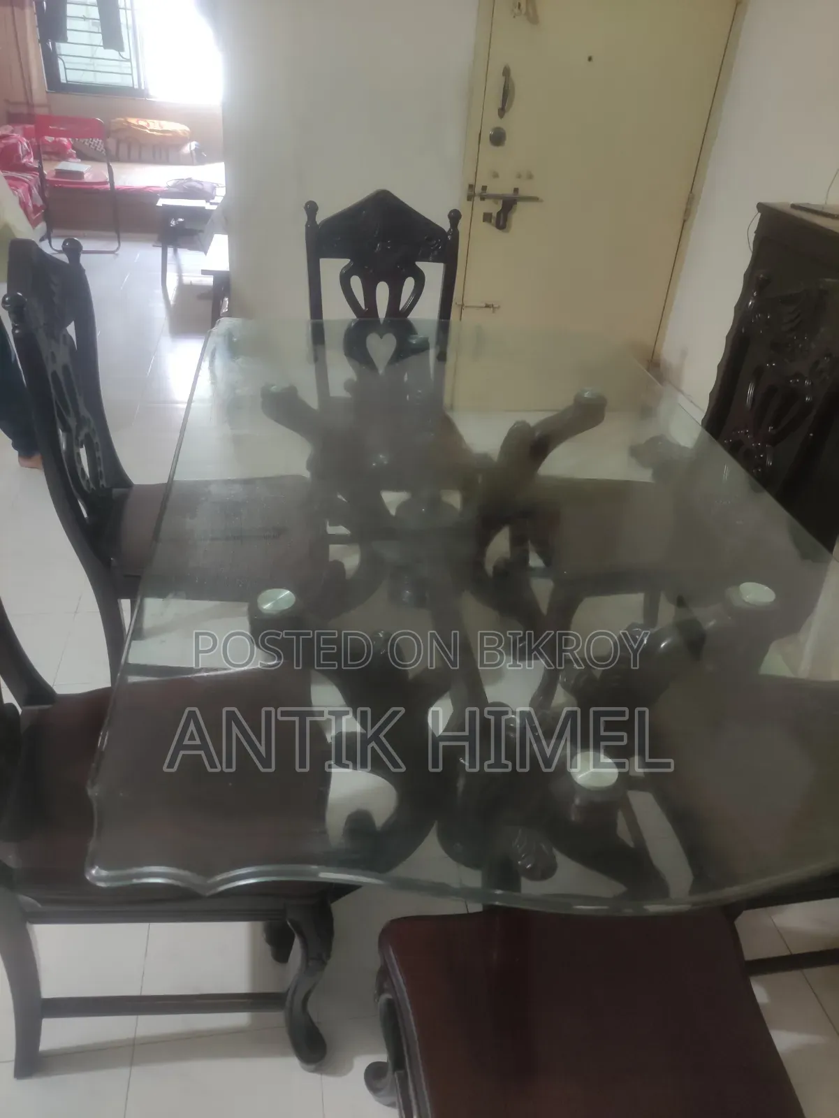 Dining Table + 6 Chairs