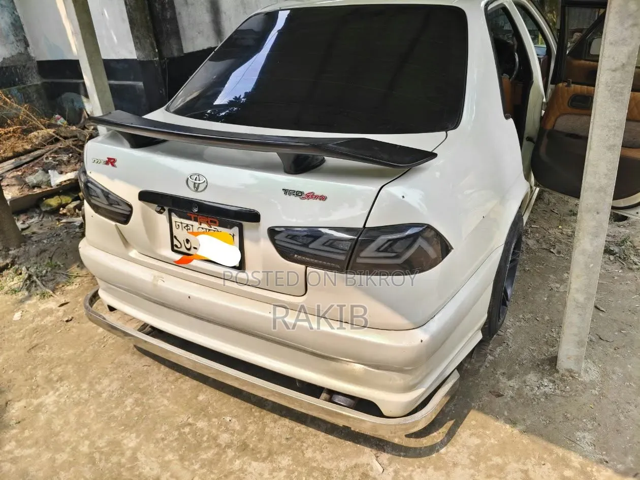 Toyota Corolla 2000