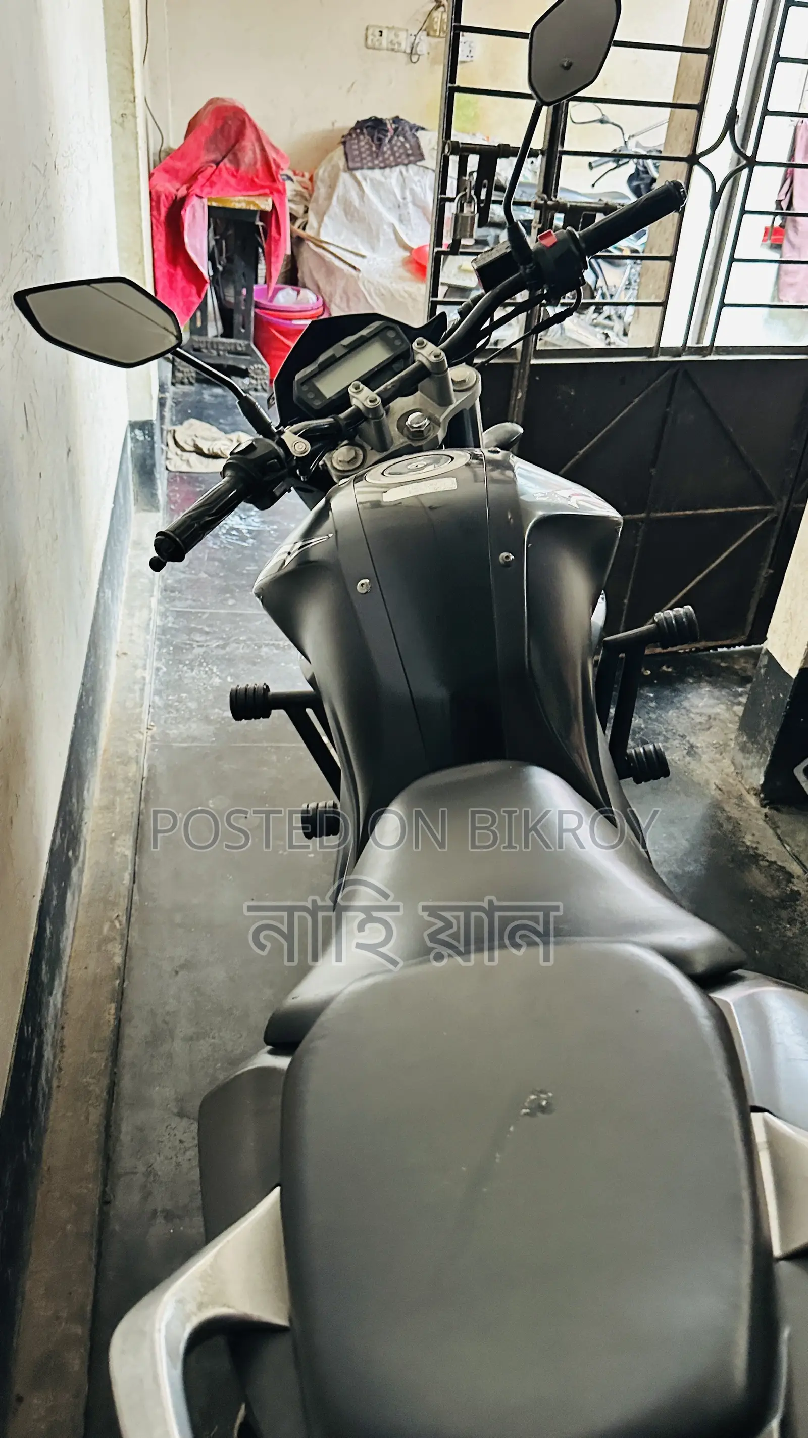 ইয়ামাহা এফজেডএস ভি২ ২০২৩ কালো
