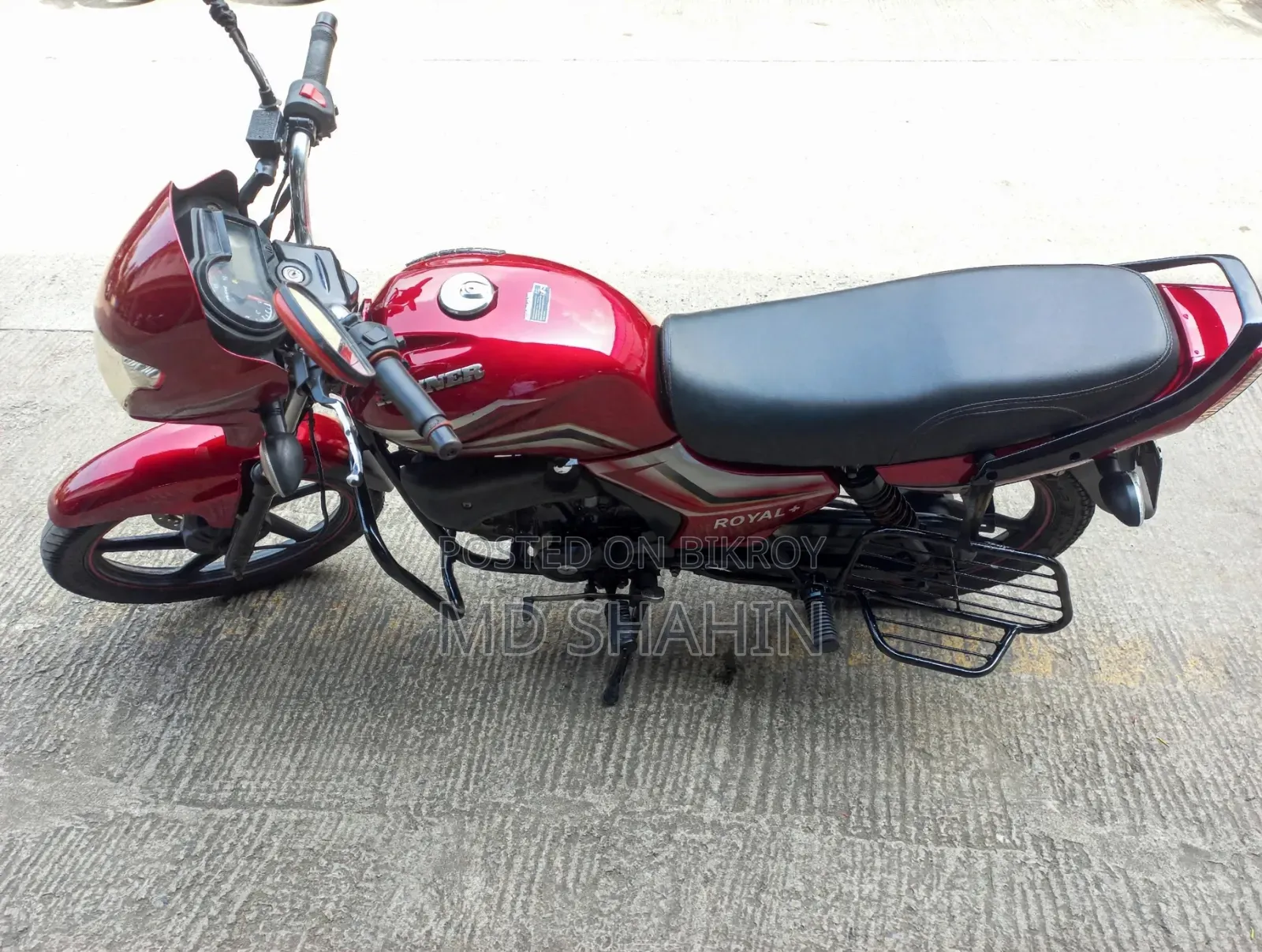 রানার রয়্যাল+ ভি২ ২০২১ লাল