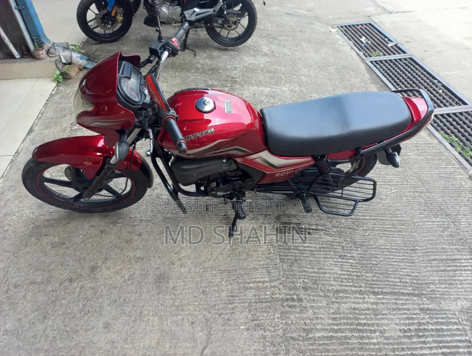 রানার রয়্যাল+ ভি২ ২০২১ লাল