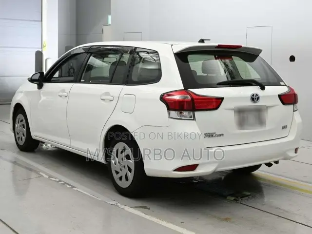 Toyota Corolla Fielder 2021 White