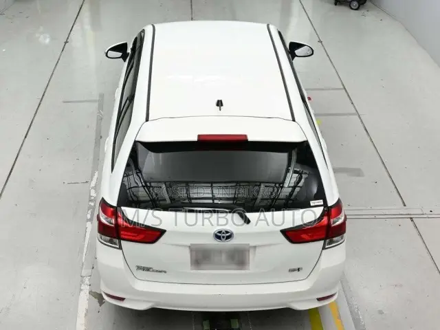 Toyota Corolla Fielder 2021 White