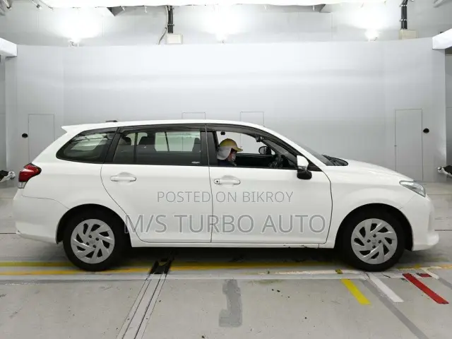 Toyota Corolla Fielder 2021 White