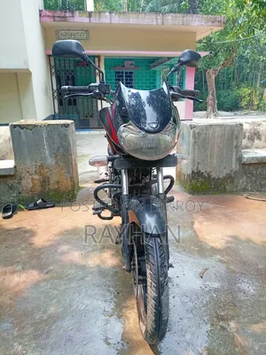 Bajaj Avenger 150 Street 2016 Red