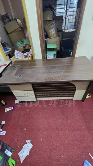 সিইও ডেস্ক টেবিল