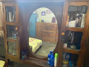 সেগুন কাঠের ড্রেসিং টেবিল