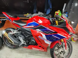 Honda CBR 2023 Red